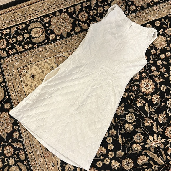 NWOT! White House Black Market Eye-lit sheath dress, white size 0 SHIP SAME DAY! - Picture 2 of 6
